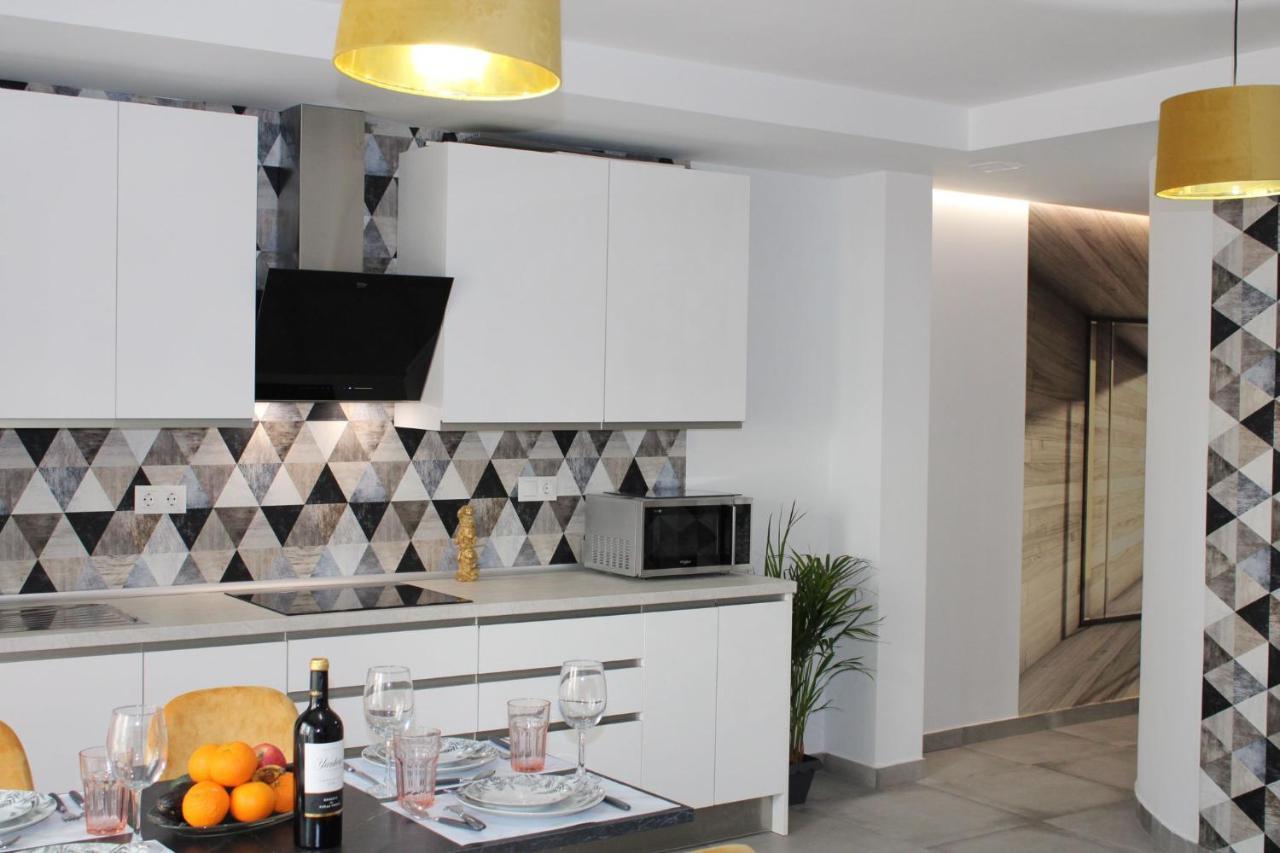 Los Boliches Holidays Suites Fuengirola Eksteriør billede