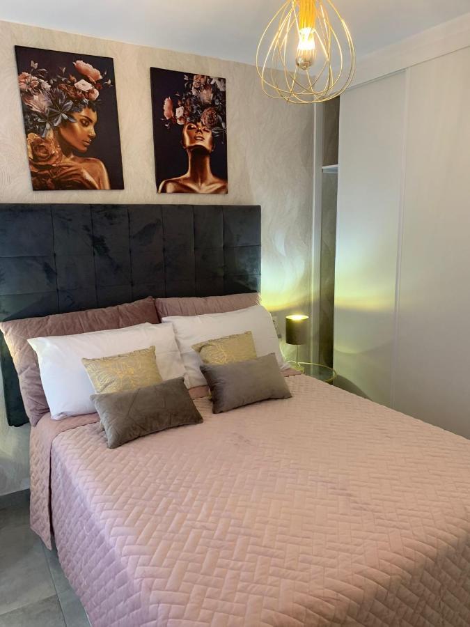 Los Boliches Holidays Suites Fuengirola Eksteriør billede