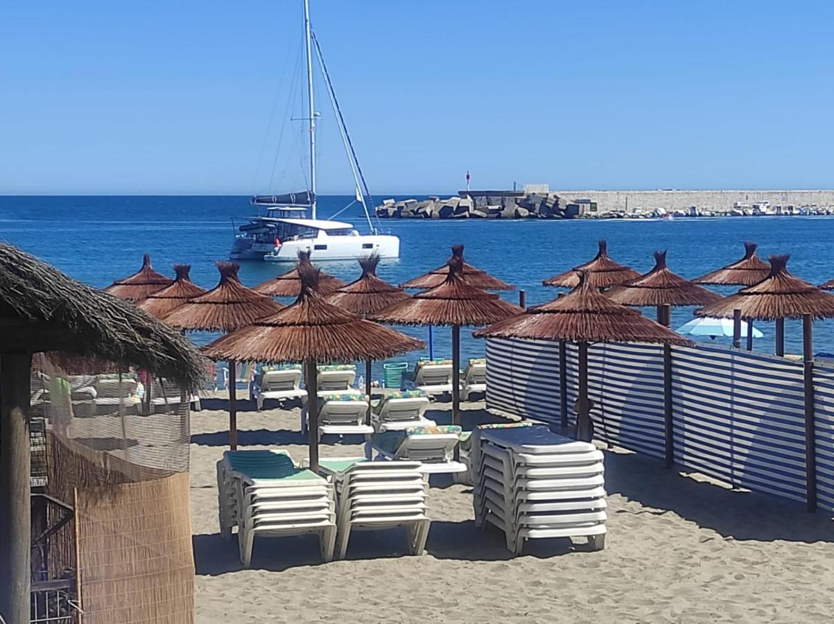 Los Boliches Holidays Suites Fuengirola Eksteriør billede